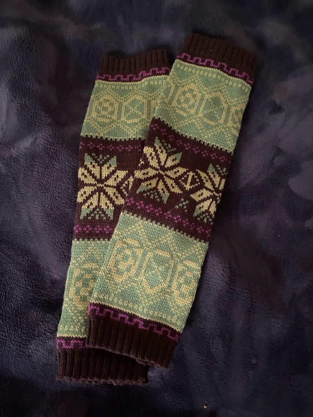 Knit Snowflake Pattern Leg Warmers in Green & Brown